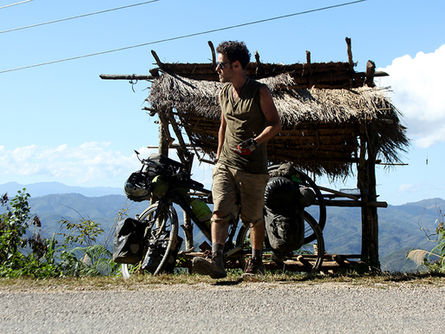 Cycling up and down in Laos and meeting strange ladies of the night 