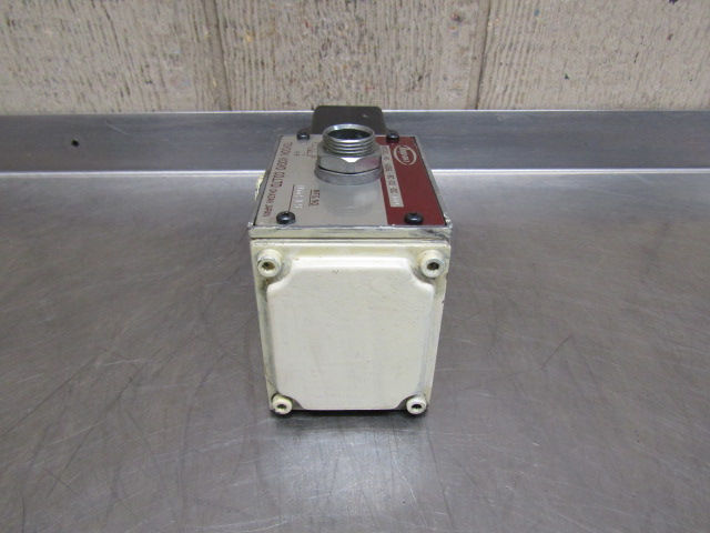 Thumbnail: Toyo-Oki HD3-42SG-BC-03B-DC-605 Hydraulic Directional Control Solenoid Valve
