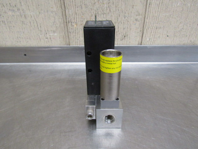 Thumbnail: Sierra 860C-M-3-0V1-SV1-V1-S1-MP Mass Air Flowmeter Controller 0-250 SCFH 39970