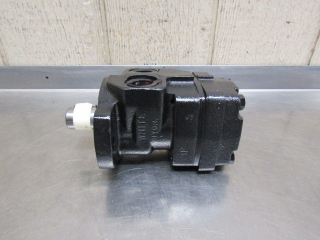Thumbnail: OEM White RS0604010 Hydraulic Roller Stator Motor 6.79 cu.in