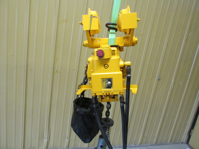 Thumbnail: (Rebuilt) Ingersoll Rand ML500K-2D Pneumatic Air Chain Hoist 12' Lift 1/2 Ton