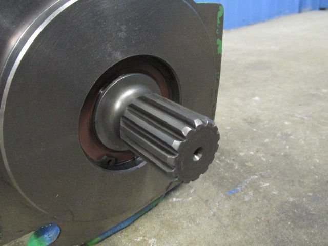 Thumbnail: Danfoss Eaton 4622-334 Hydraulic Piston Pump Transmission Hydrostatic