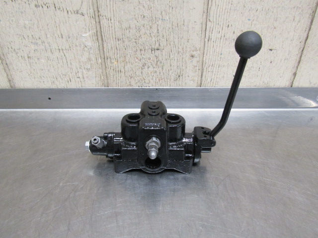 Thumbnail: Brand 755M18LF1Y Hydraulic Directional Control Valve 1 Spool Detent Flow Control