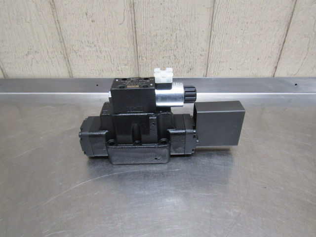 Thumbnail: Parker D41VW-43-E-2-N-J-W-T-15-N-91 Hydraulic Proportional Valve D1VW004ENJWT91