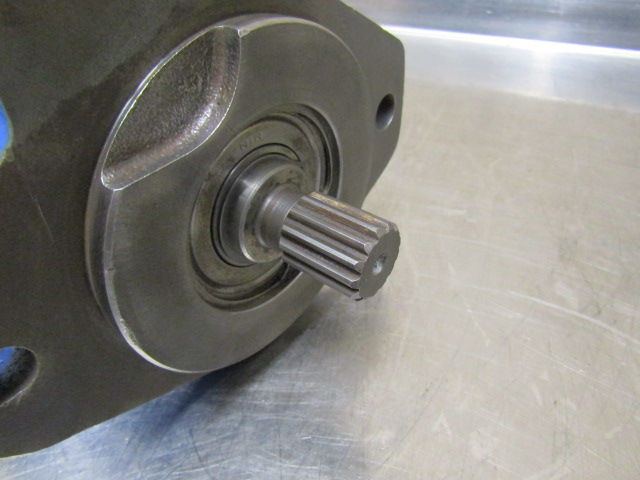Thumbnail: Vickers MPVB15-RCG-20-C-10 Hydraulic Variable Piston Motor 15 GPM @ 1800 RPM