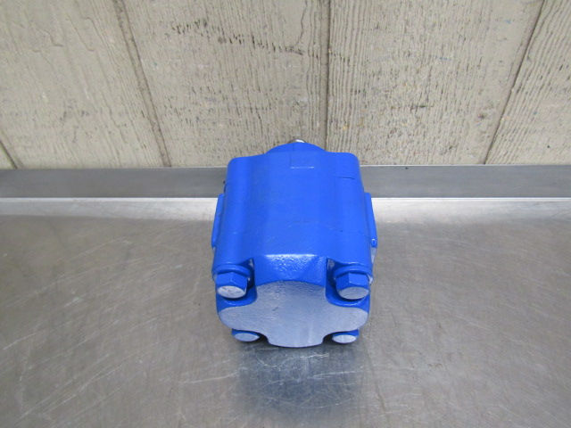 Thumbnail: Commercial P25X300BEIL15-2 Series Hydraulic Gear Pump 13 - 32.5 GPM