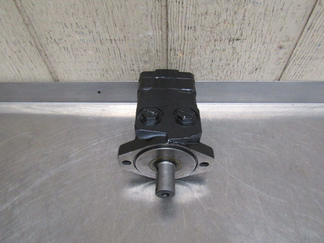 Thumbnail: OEM White RS-200160A1110AAAAA Hydraulic Roller Stator Motor 10.0 cu.in