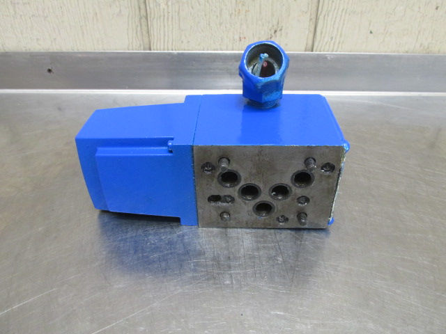 Thumbnail: Parker Hannifin 10110B1AYP Hydraulic Directional Control Solenoid Valve 115v