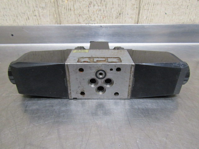 Thumbnail: Tokimec DG4SM-3-33C-P7-H-50 Hydraulic Directional Control Solenoid Valve