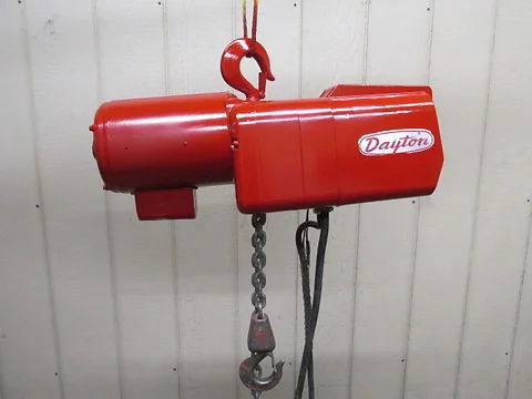 Dayton Electric Chain Hoist 1 Ton