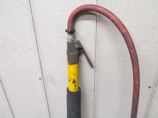 Thumbnail: Edco Air Powered Pneumatic Tile Chisel Scaler Scraper Stripper
