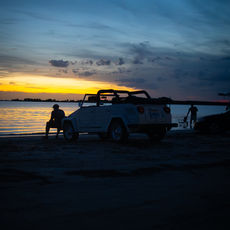 volkswagen thing sunset silhouette cinematic automotive photography Fort Myers — EP Films