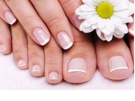 Mooie nagels bij je voeten in de zomer erg leuk! zie mijn site: https://tinaalyssanails.wixsite.com/