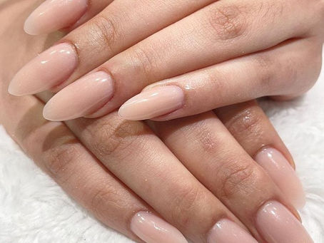Solar Nails: https://tinaalyssanails.wixsite.com/website