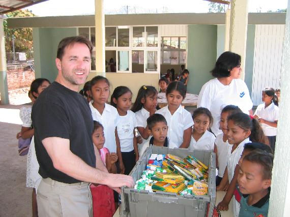 570_45_Padre_schoolkids