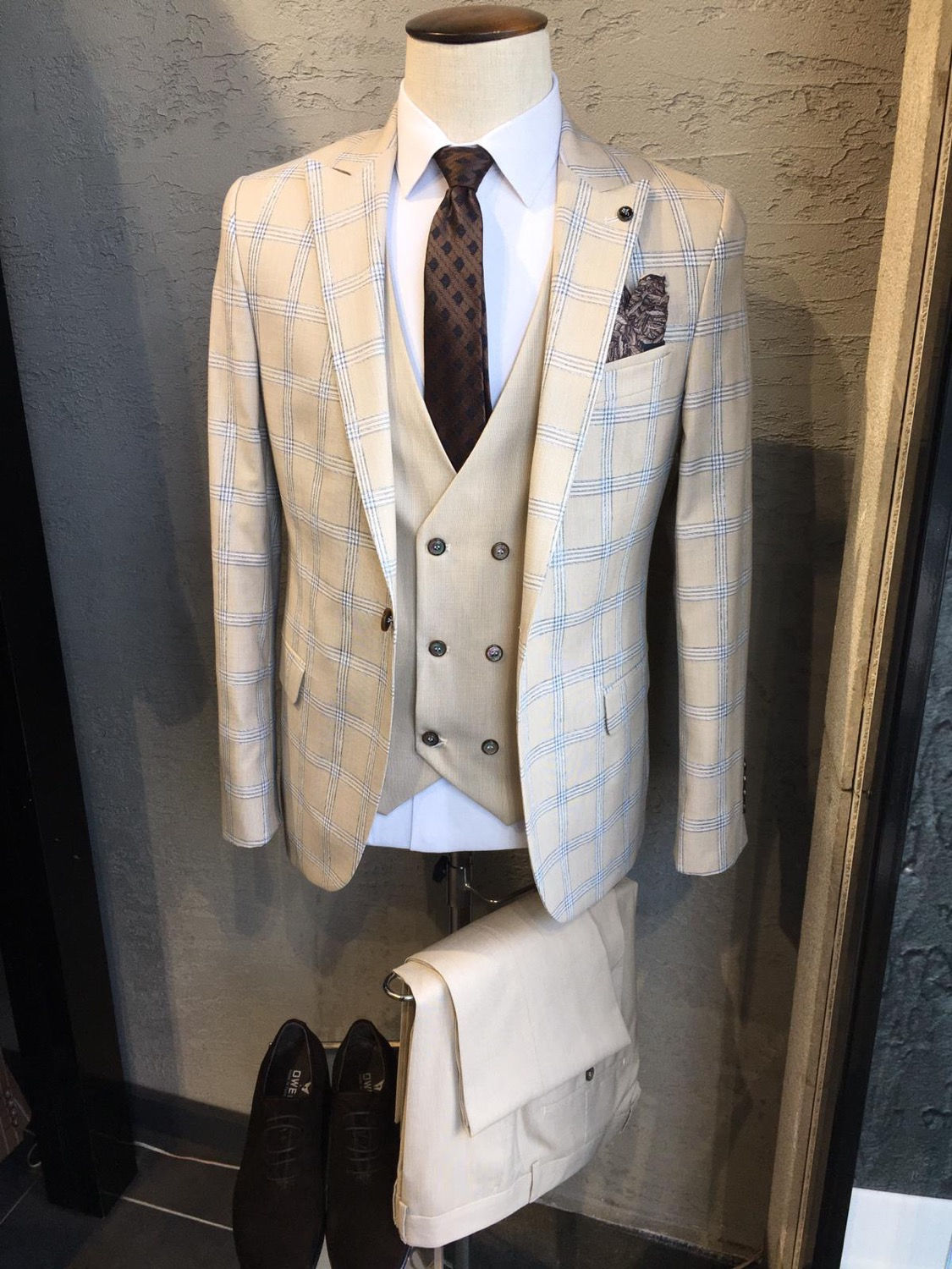 Slim Fit Suit With Waistcoat