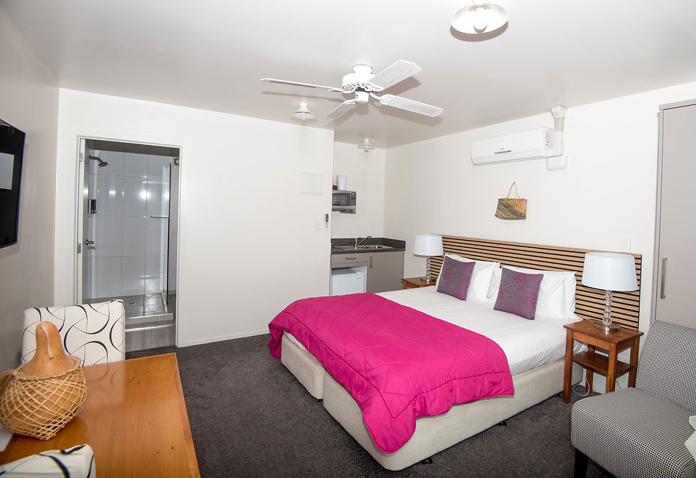 Double Spa Bath King Bed -Ahikaa Gisborne Motel