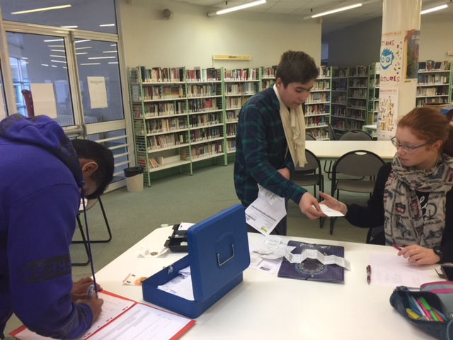 Tous au travaille...