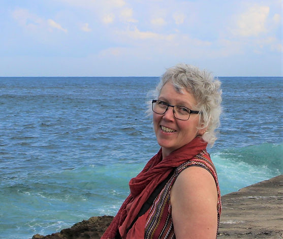 lori-walters-coach-by-the-sea-smiling