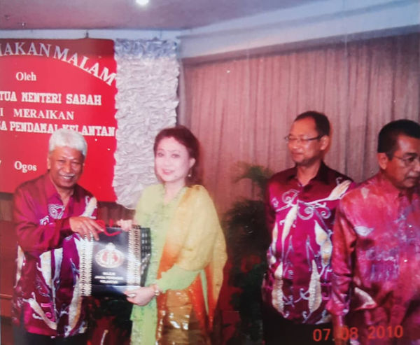 4 Dinner hosted by The Chief Minister of Sabah 2010.jpeg