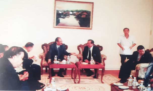 2 Courtesy Call on Y.B. Speaker DUN Sabah  2009.jpeg