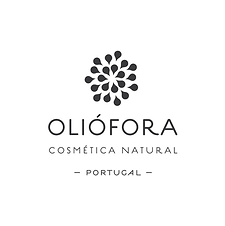 OLIÓFORA — Cosmética natural, com alma aromaterapêutica
A Oliofora nasceu da paixão pelos benefícios da aromaterapia e pela cosmética consciente. Com fórmulas naturais e ingredientes cuidadosamente selecionados, a marca oferece uma linha completa de cuidados para corpo e cabelo - livres de sulfatos, parabenos, óleo mineral e derivados de óleo de palma.

Gel de banho, champô, loção corporal, máscara capilar, cremes, óleos terapêuticos e muito mais — cada produto é criado para cuidar da pele com delicadeza, promovendo equilíbrio e bem-estar. Mais do que cosméticos, são gestos de autocuidado com propósito.