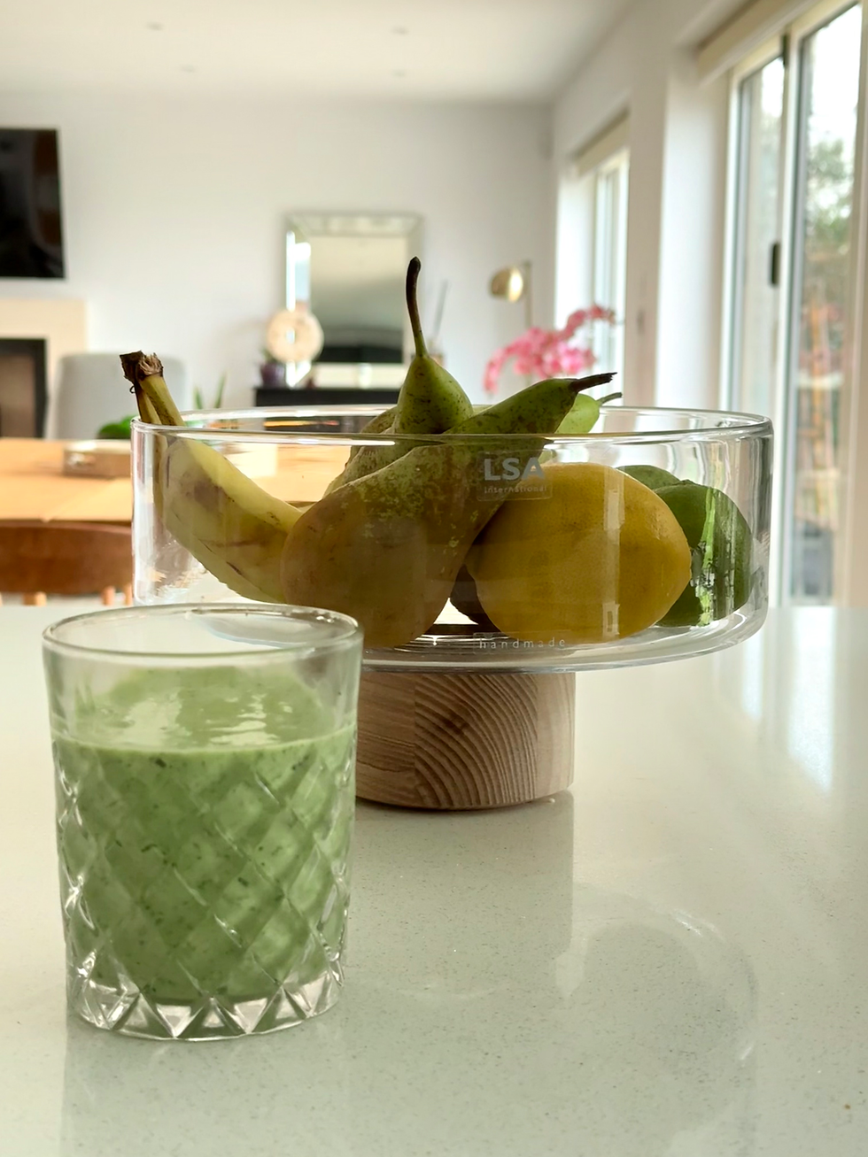 Energise Your Monday with a Refreshing Kiwi and Spinach Smoothie Recipe