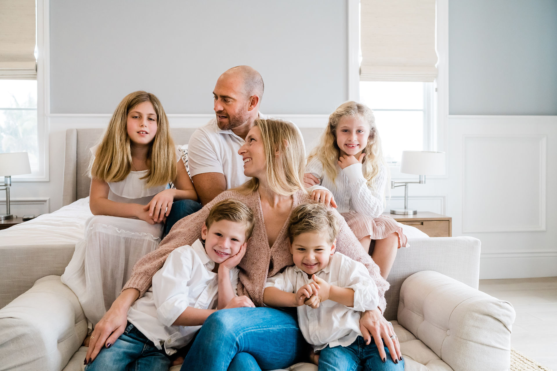 Familie mit vier Kindern bei Homestory Hannover