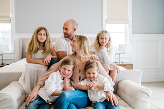 Familie mit vier Kindern bei Homestory Hannover