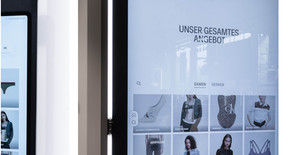 Designed for fitting rooms, this interactive guide allows customers to browse different denim fits directly on an iPad. Customers can easily connect with a sales associate to request sizes, creating a seamless and personalized shopping experience.