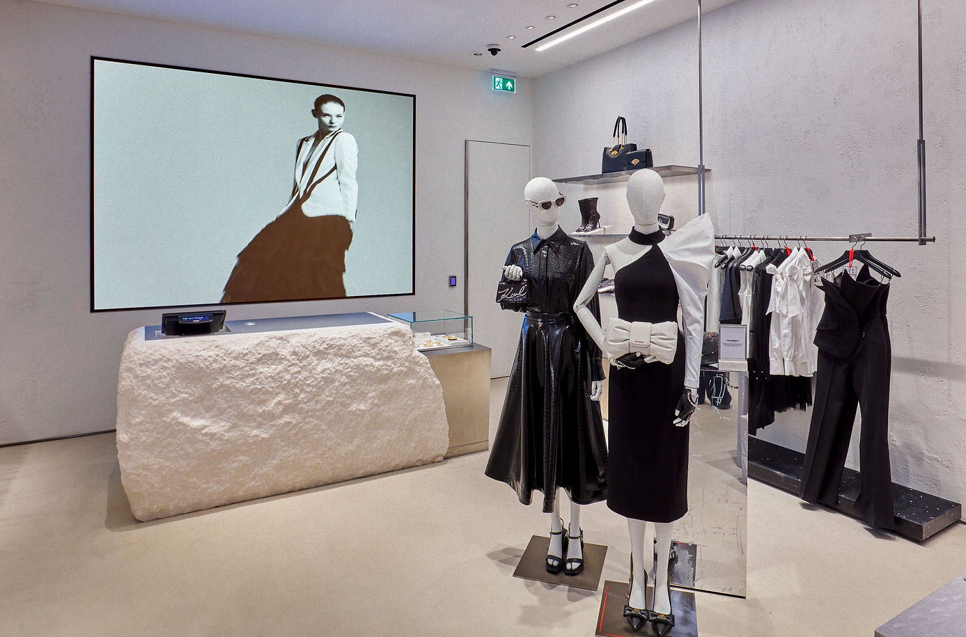 Karl Lagerfeld Retail