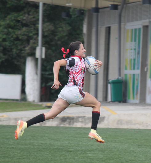 Stefania Loaiza: la canterana de Rhinos que se formó con la ovalada en mano
