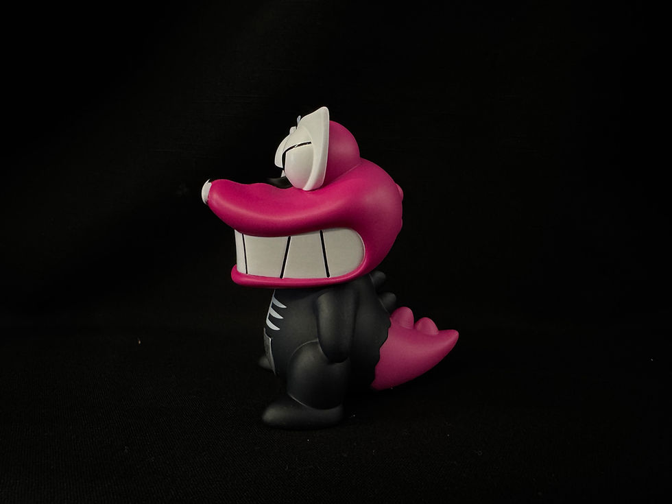 Thumbnail: Kamen Rider Shocker Combatman x Crayon Shinchan vinyl figure Sofubi