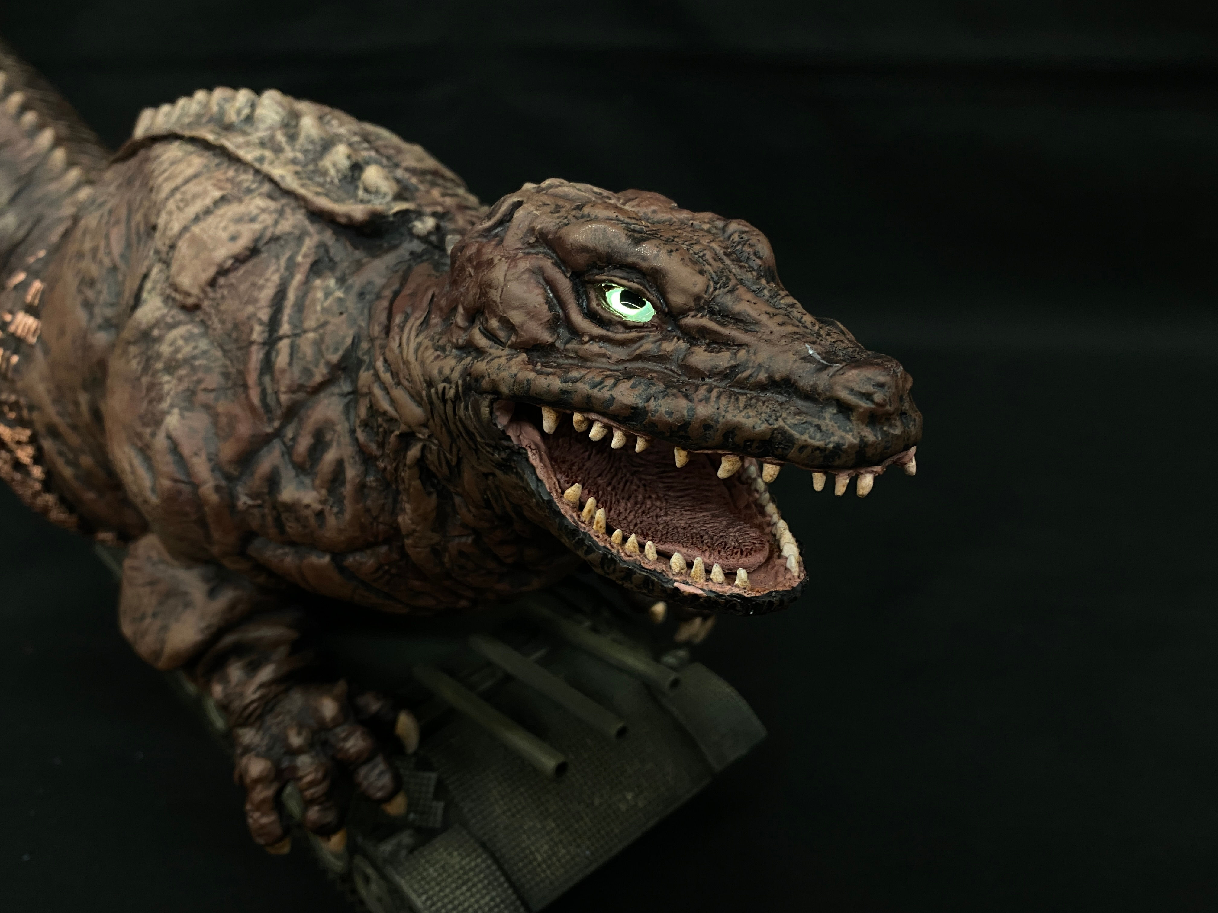 Ultraseven Dinosaur Tank Art Statue 恐竜戦車 完成品