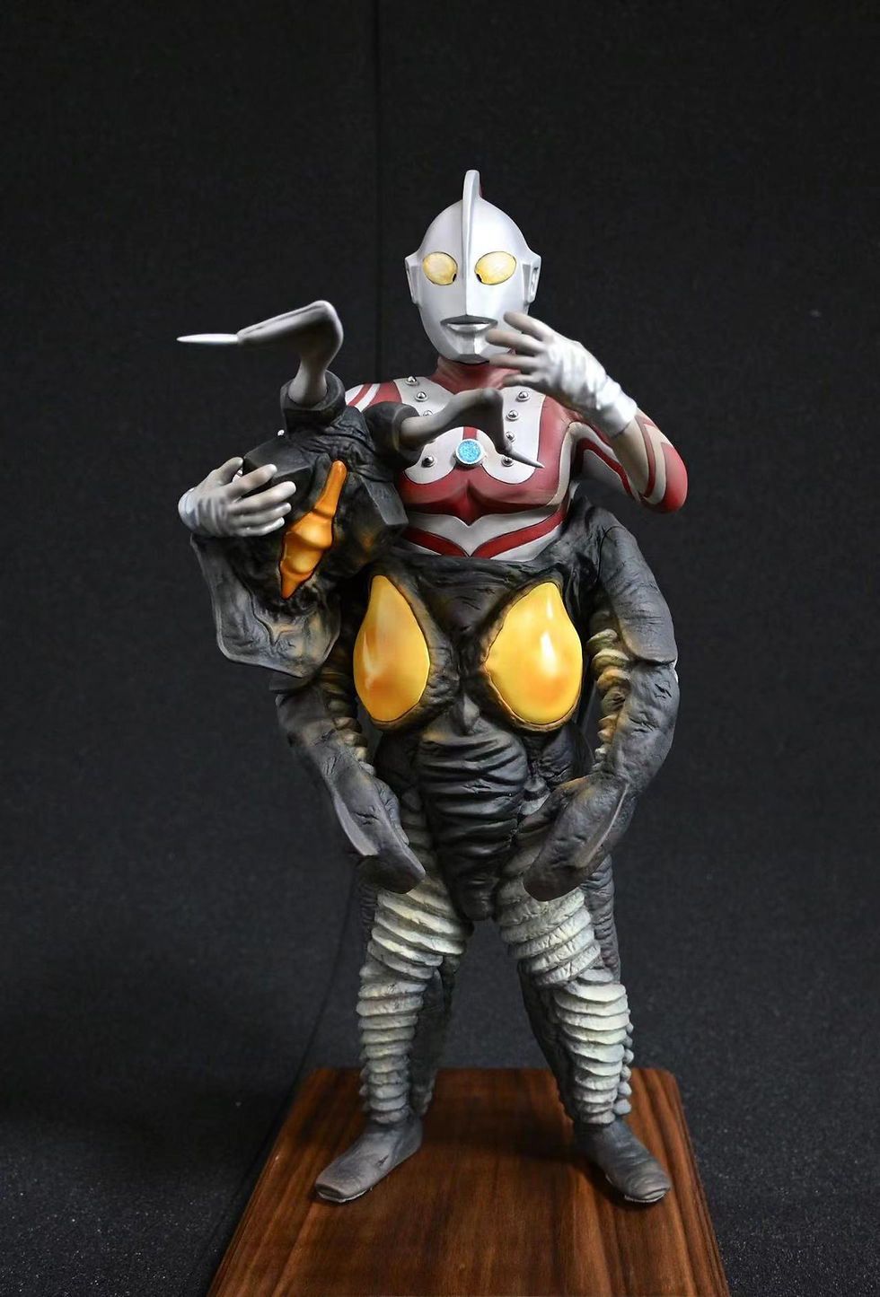 サムネイル： Ultraman Zoffy Disguise Zetton  34 cm Resin Model ゾフィー変装させるゼットンレジンキット