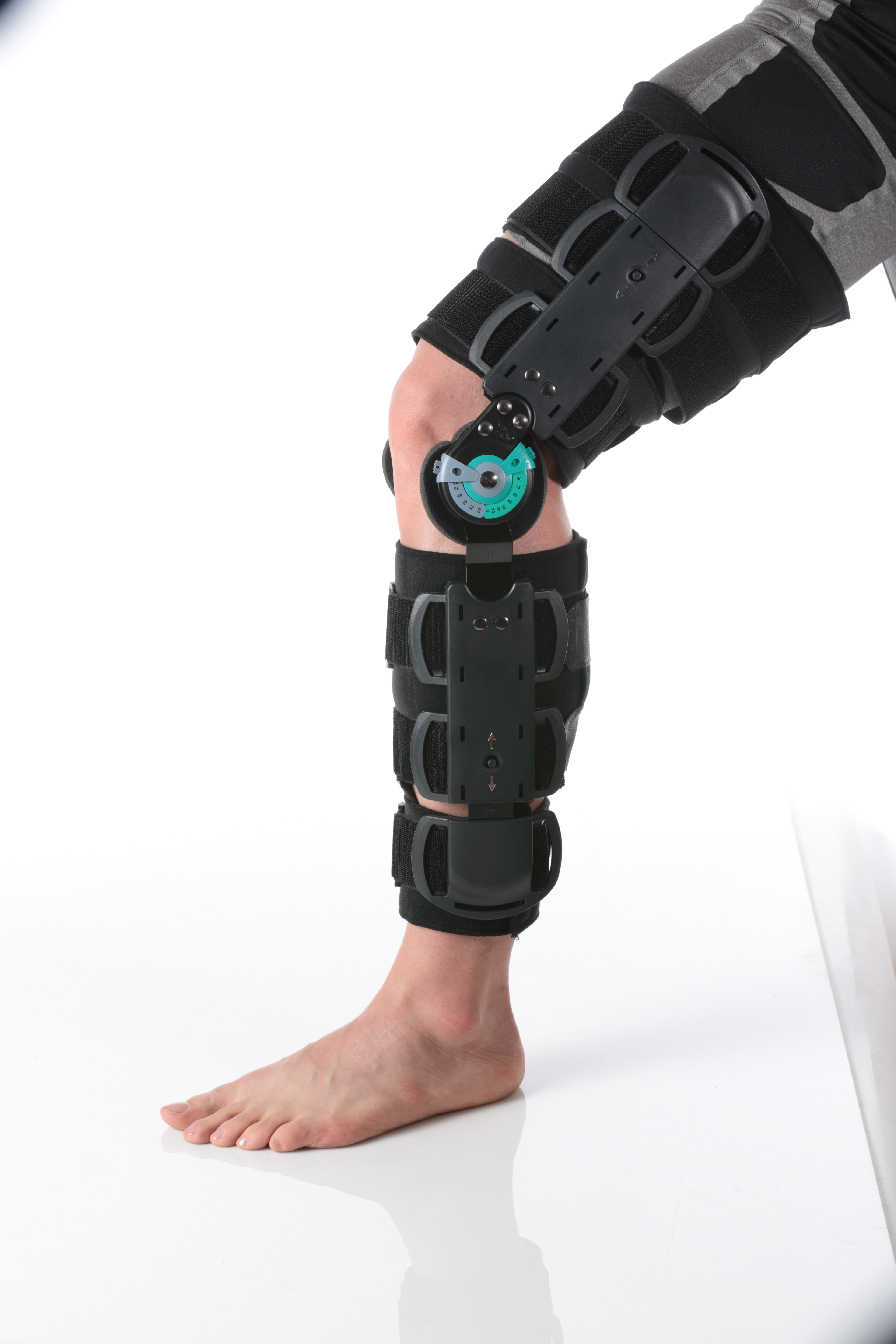 ROM Knee Brace Air a Med