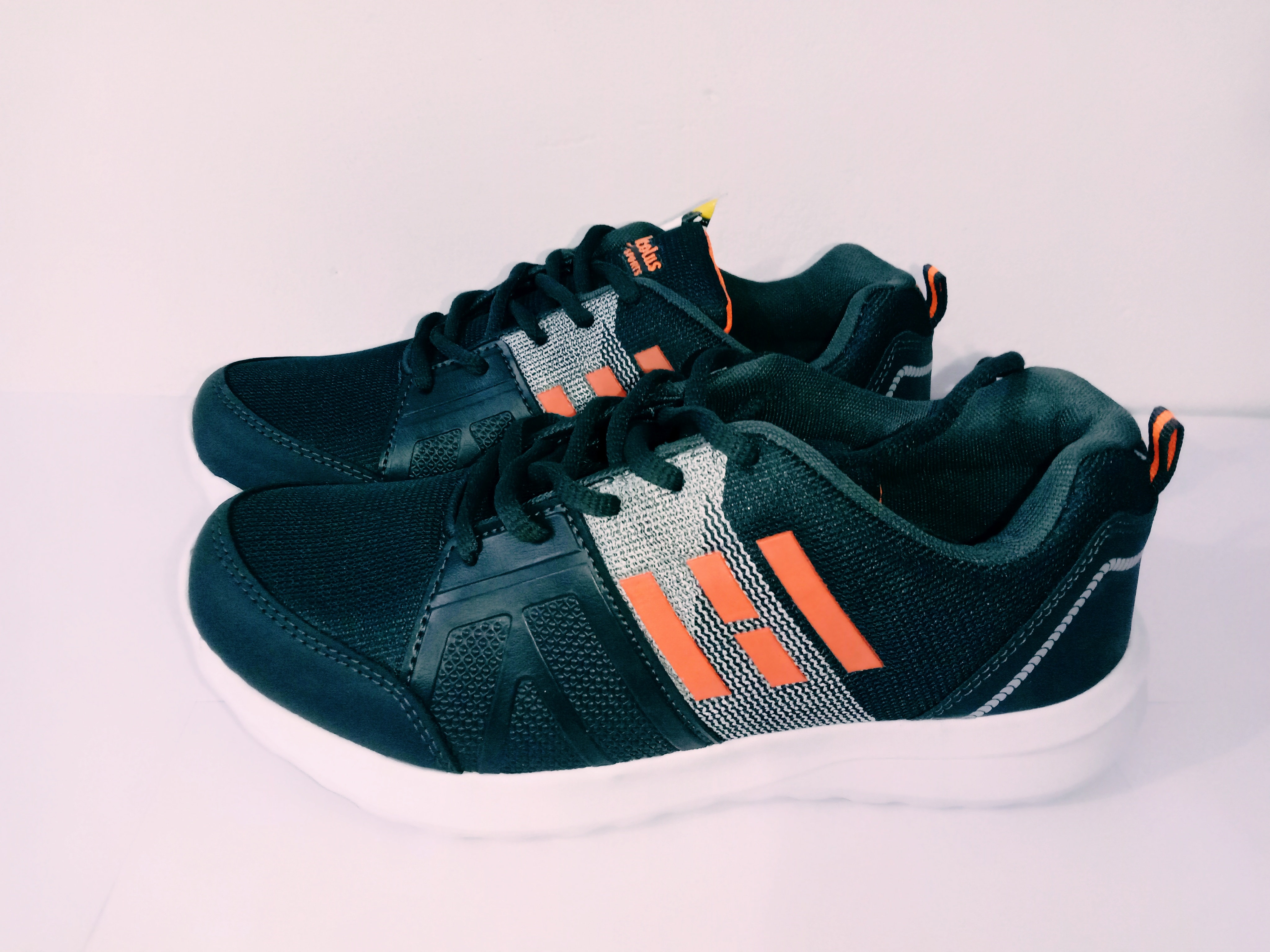 hitcolus sports shoes white