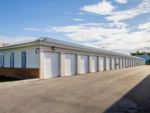 Drive-Up Storage vs Climate-Controlled Storage in Vero Beach: Which One Do You Need?
