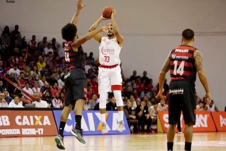 Universo/Vitória se despede da NBB nas semifinais após campanha histórica