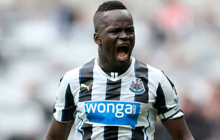 Ex-jogador do Newcastle morre depois de sofrer um colapso em treino na China