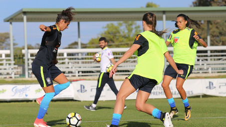 Seleção Feminina faz primeiro treino em Sydney
