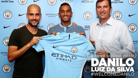 Futebol Inglês: Lateral Danilo assina por cinco anos com o Manchester City