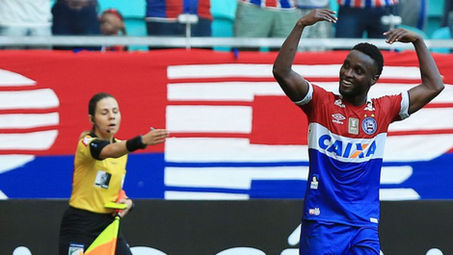 Em casa, Bahia vence Vasco com autoridade