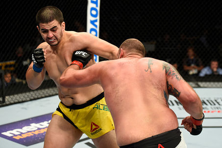 Brasileiros dominam premiação do UFC Long Island