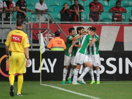 Vitória perde para o Coritiba e segue sem vencer no brasileirão