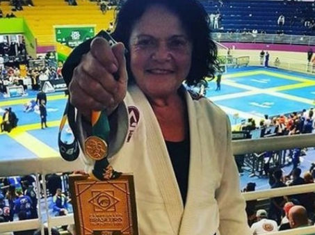 Mulher de 67 anos é campeã brasileira e faixa preta no Jiu-Jitsu