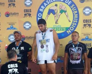 Santoestevense Carlos Boi é campeão brasileiro de submission