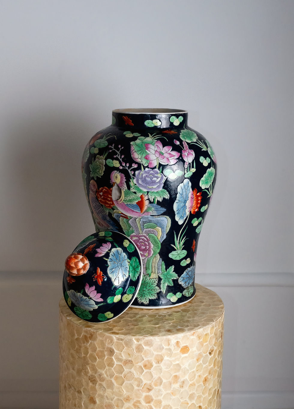 Antique urn ginger jar Chinese porcelain - Tropical Garden - Famille Noire , MAKA home decor