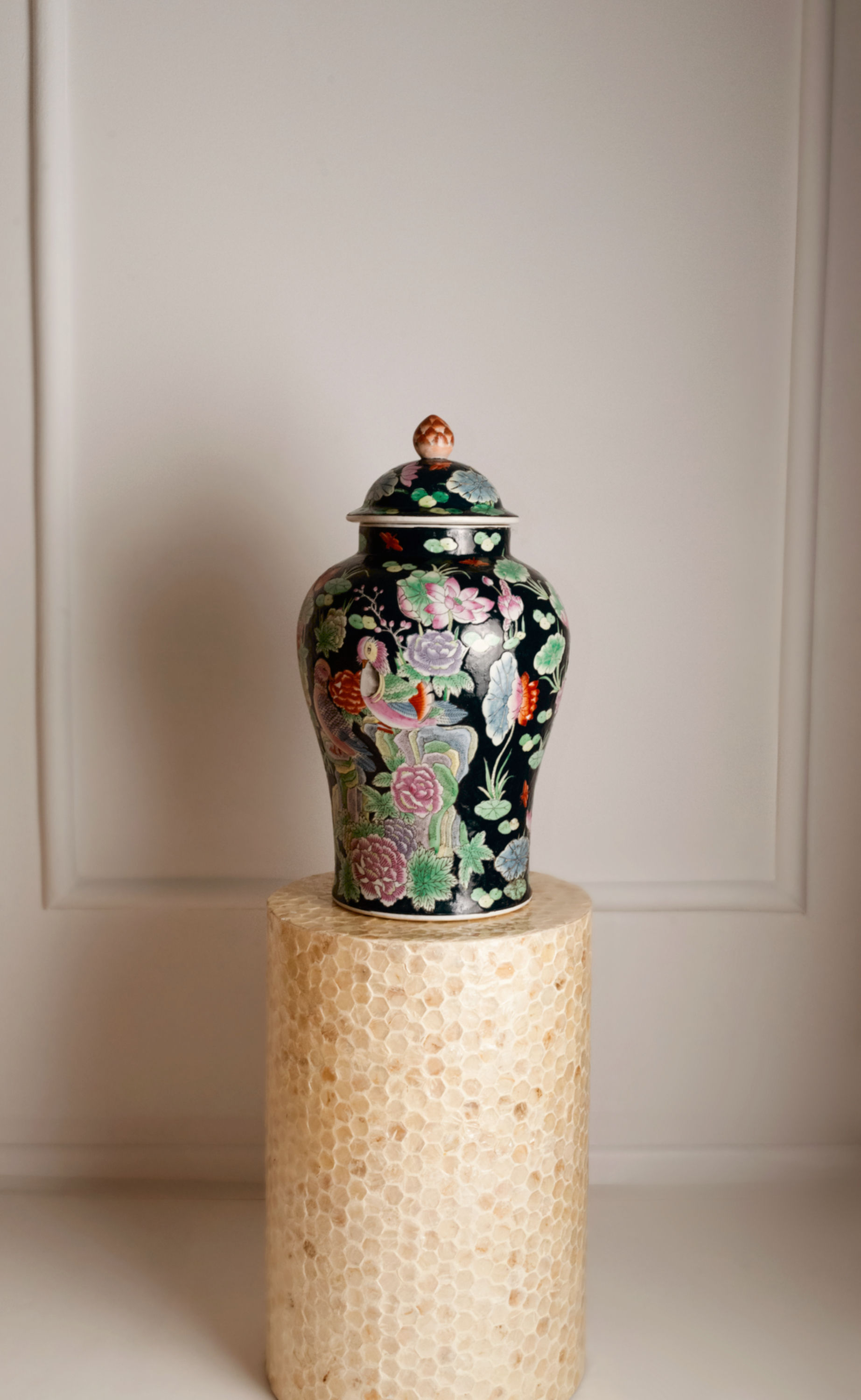 Antique urn ginger jar Chinese porcelain - Tropical Garden - Famille Noire