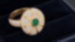 Bague en or jaune sertie de diamants et d'un cabochon d'émeraude